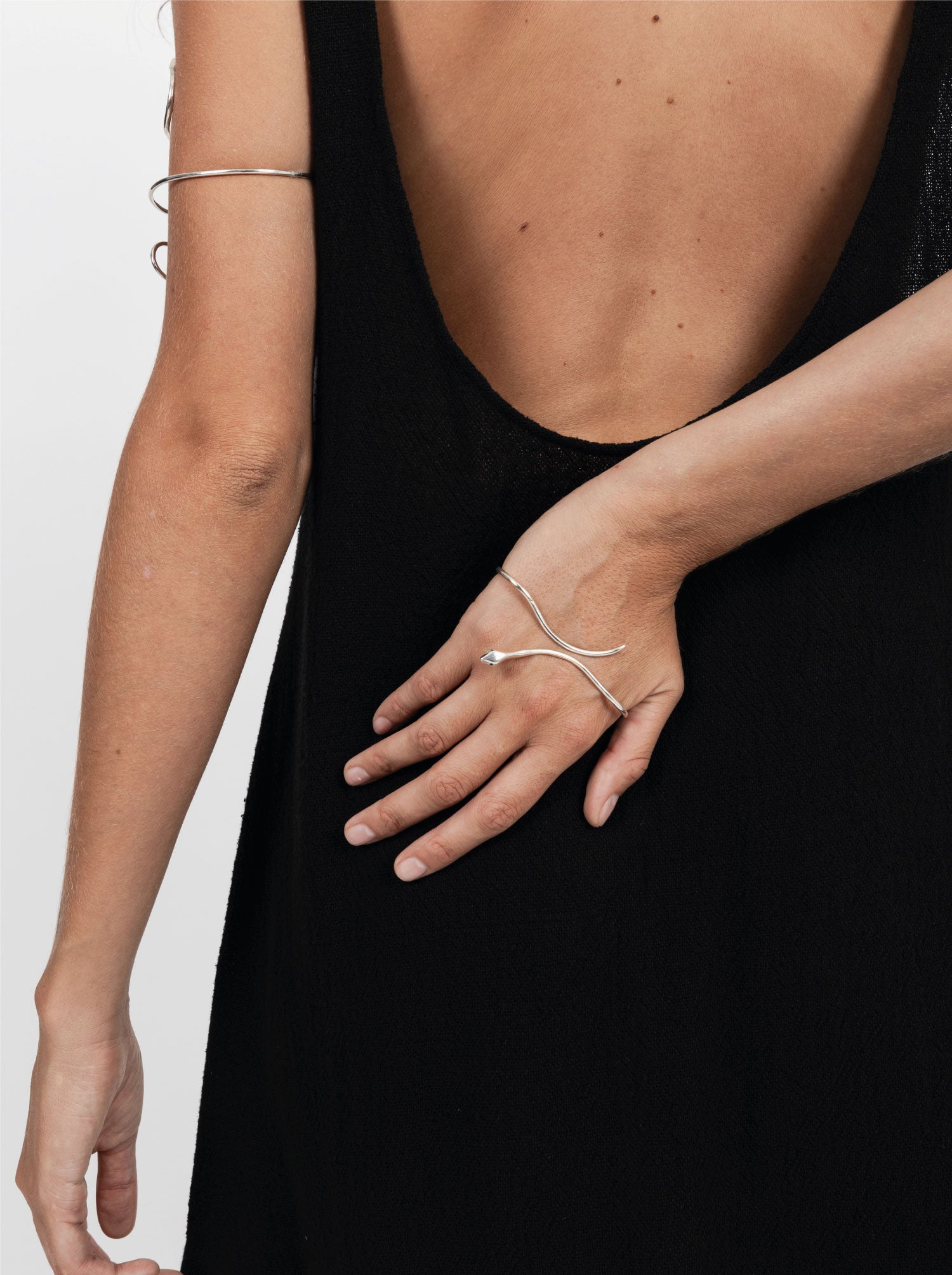 SNAKE SILVER PALM CUFF