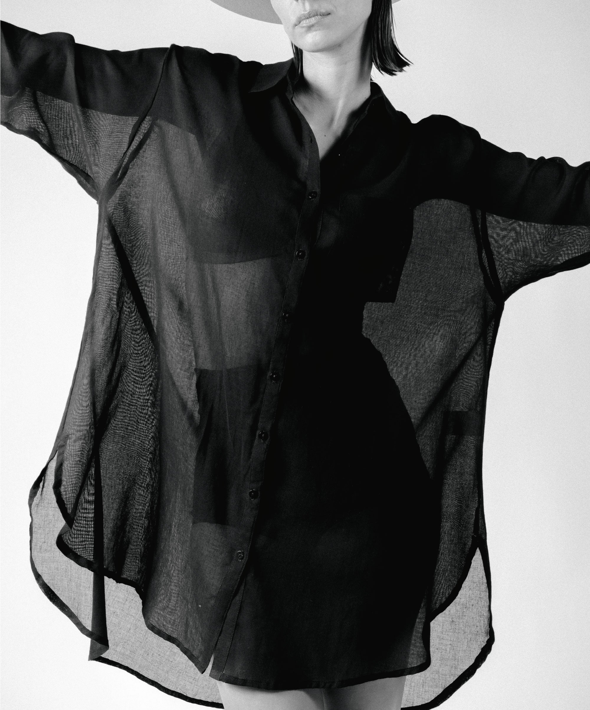 BALANCE OVERSIZED BLACK SHIRT - DE LA ROSA TULUM