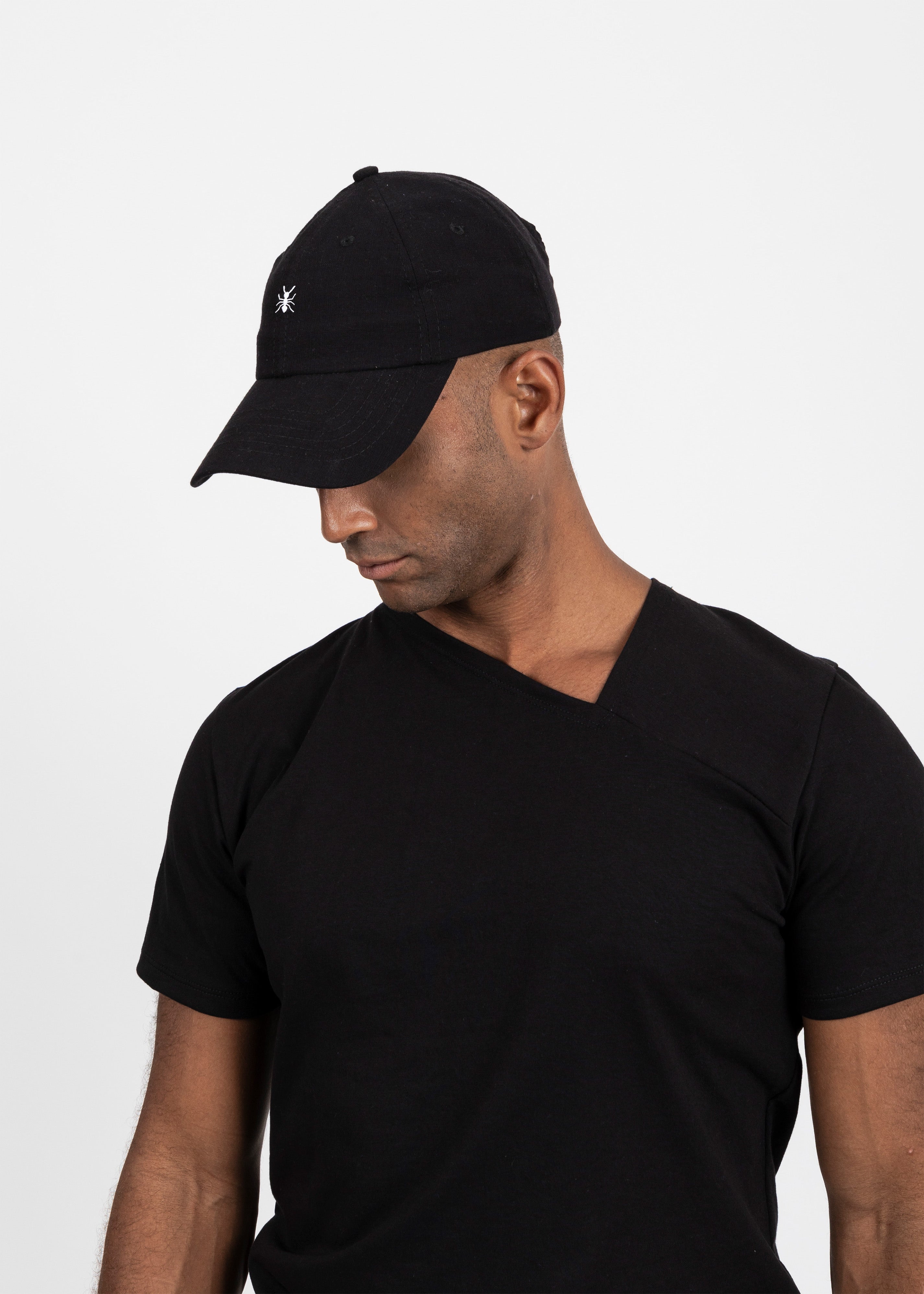 BE ANTSTOPPABLE BLACK CAP - DE LA ROSA TULUM