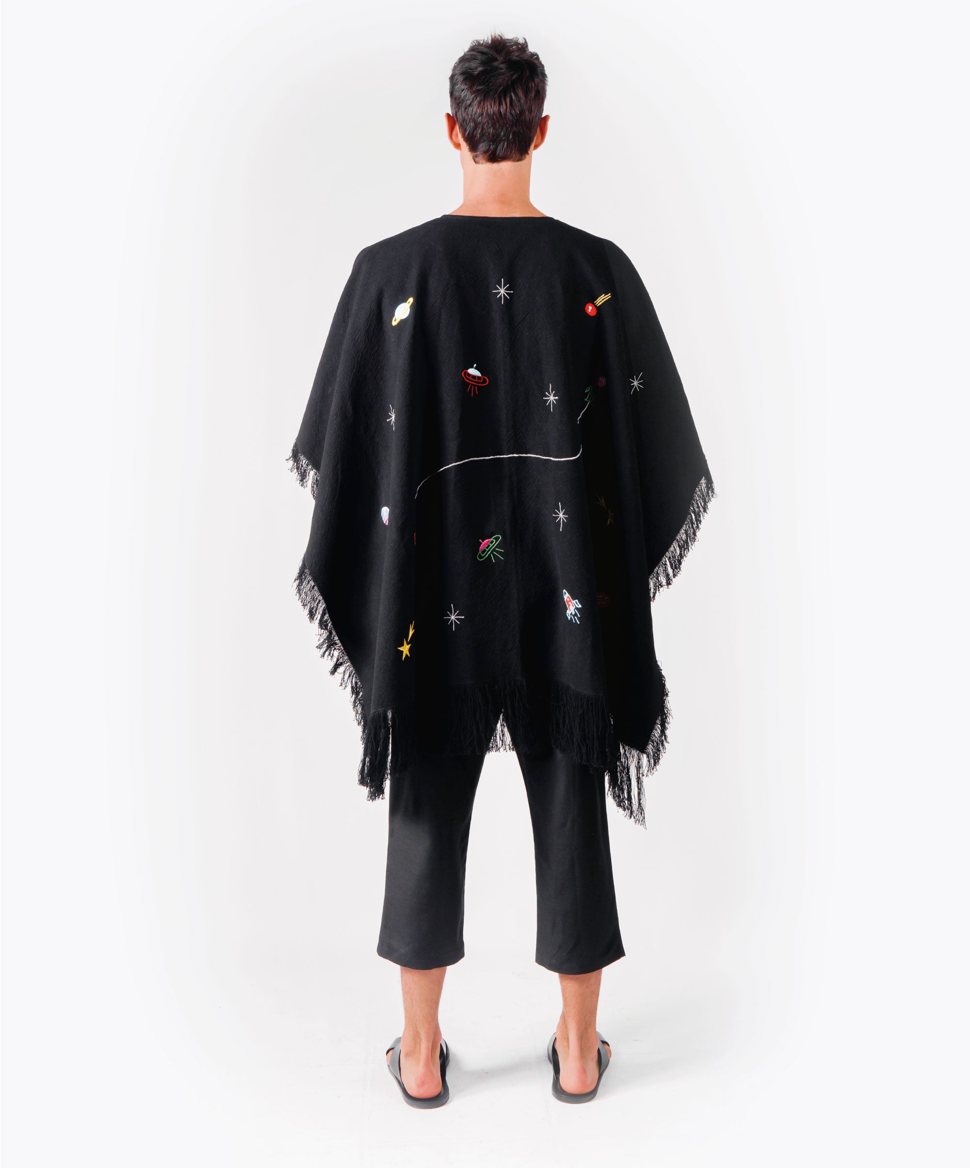 NO GRAVITY BLACK PONCHO