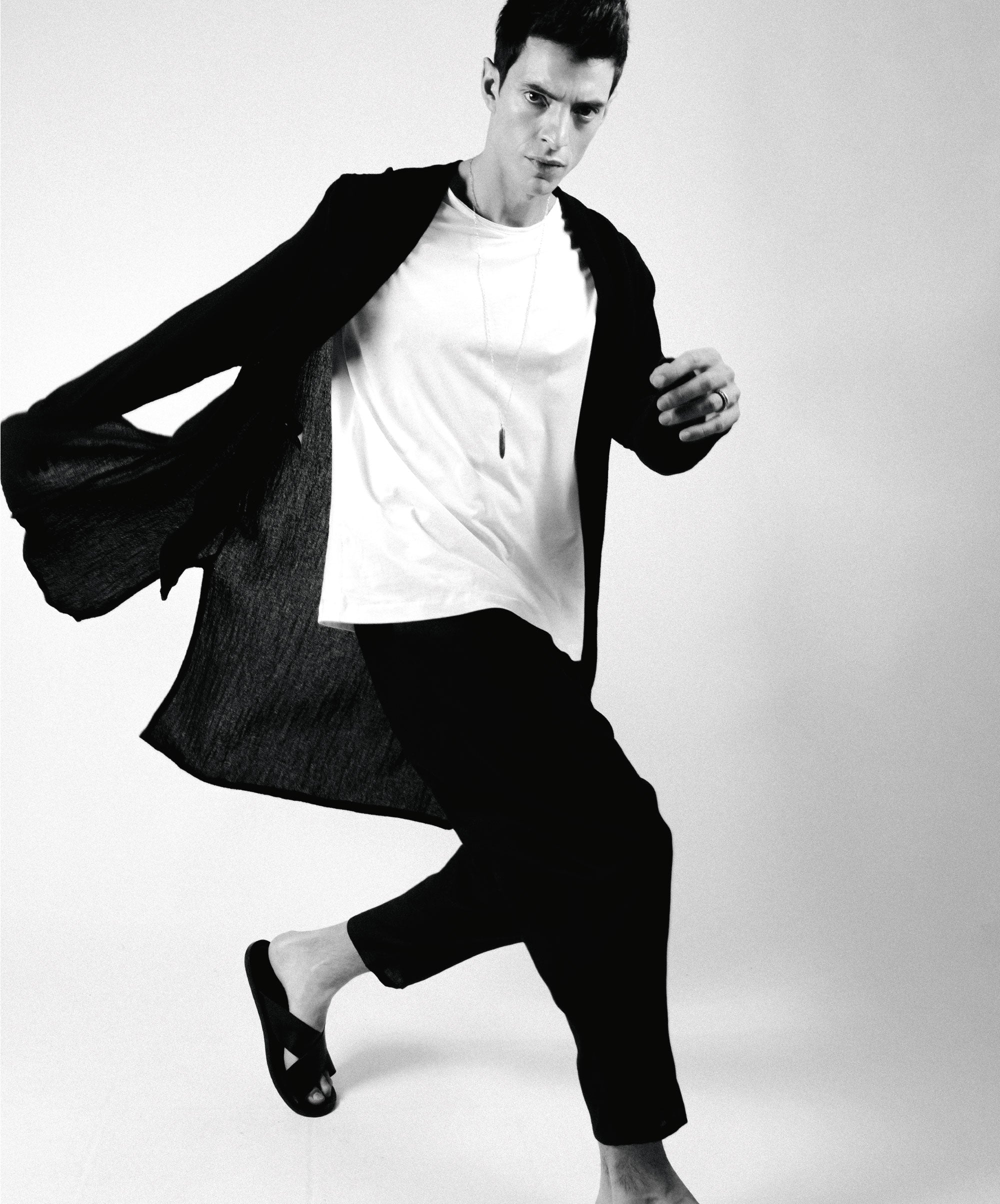 WANDER LONG HOODIE BLACK COAT