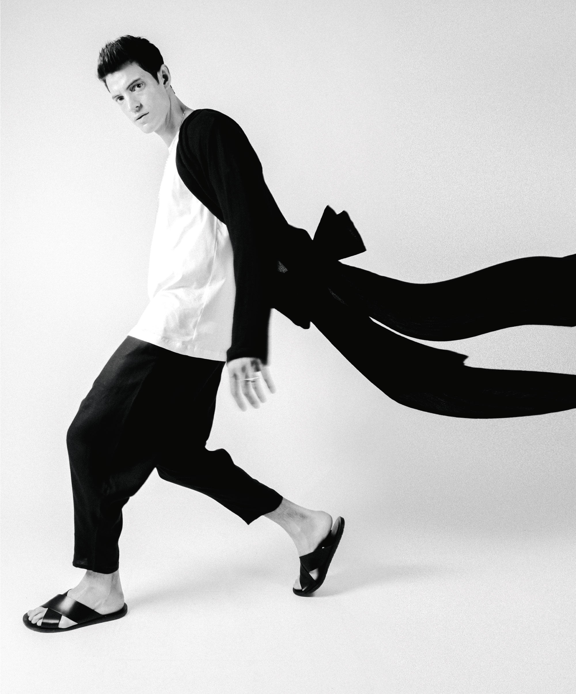 WANDER LONG HOODIE BLACK COAT