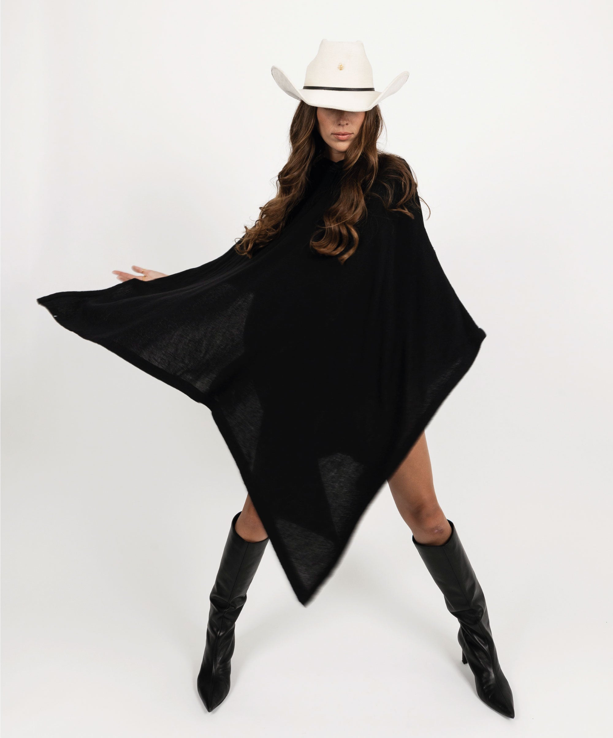 IBIZA BLACK PONCHO - DE LA ROSA TULUM