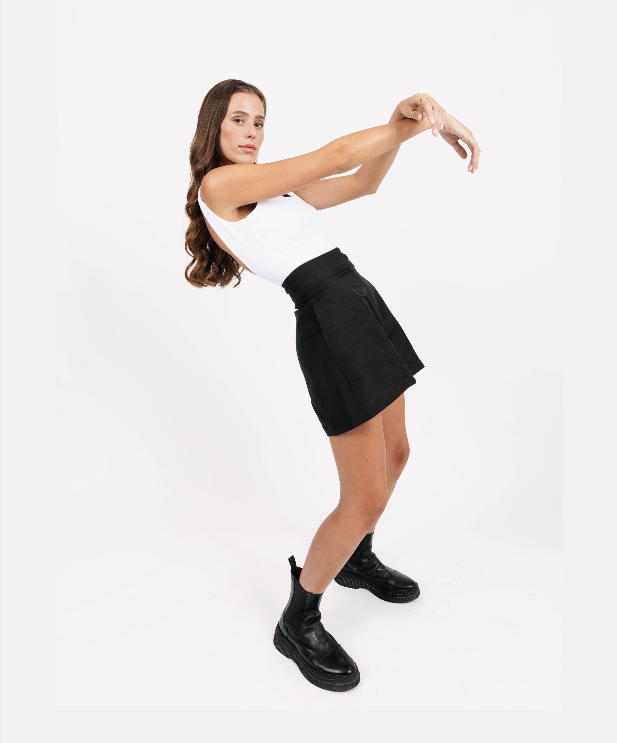 YES BLACK LINEN COTTON SHORTS - DE LA ROSA TULUM