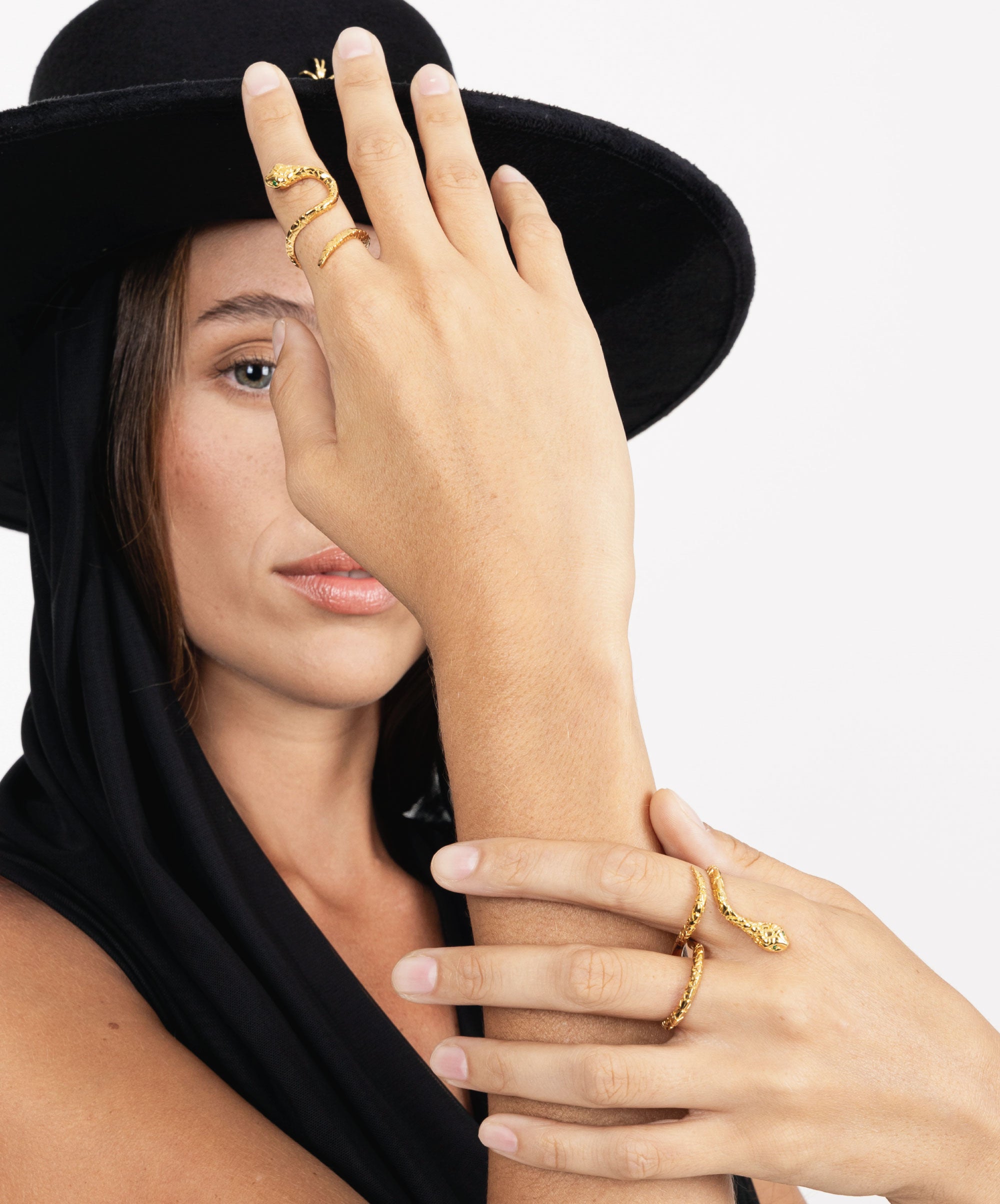 INFINITY SNAKE GOLD RING