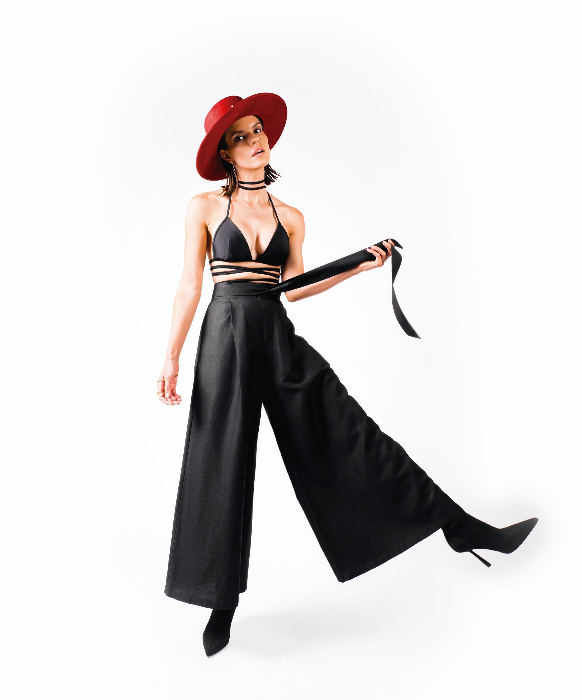 WRAP AROUND BLACK BIKINI TOP - DE LA ROSA TULUM